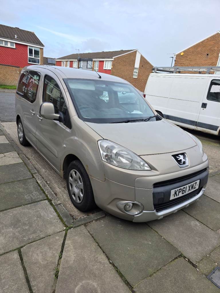 Peugeot, PARTNER TEPEE, MPV, 2012, Semi-Auto, 1560 (cc), 5 doors