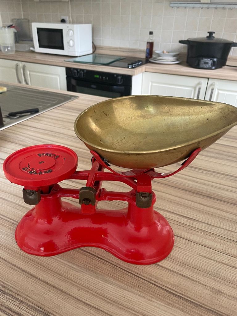 Vintage Victor Cast Iron Scales with Weights – Red and Brass