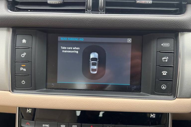 2018 Jaguar XF 2.0d Prestige Saloon 4dr Diesel Auto Euro 6 (s/s) (180 ps) Rear Parking Aid Saloon...