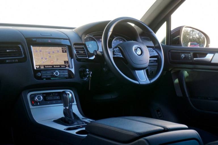 2014 Volkswagen Touareg 3.0 TDI V6 BlueMotion Tech R-Line SUV Diesel Tiptronic 4WD (s/s) 5dr - Ju...