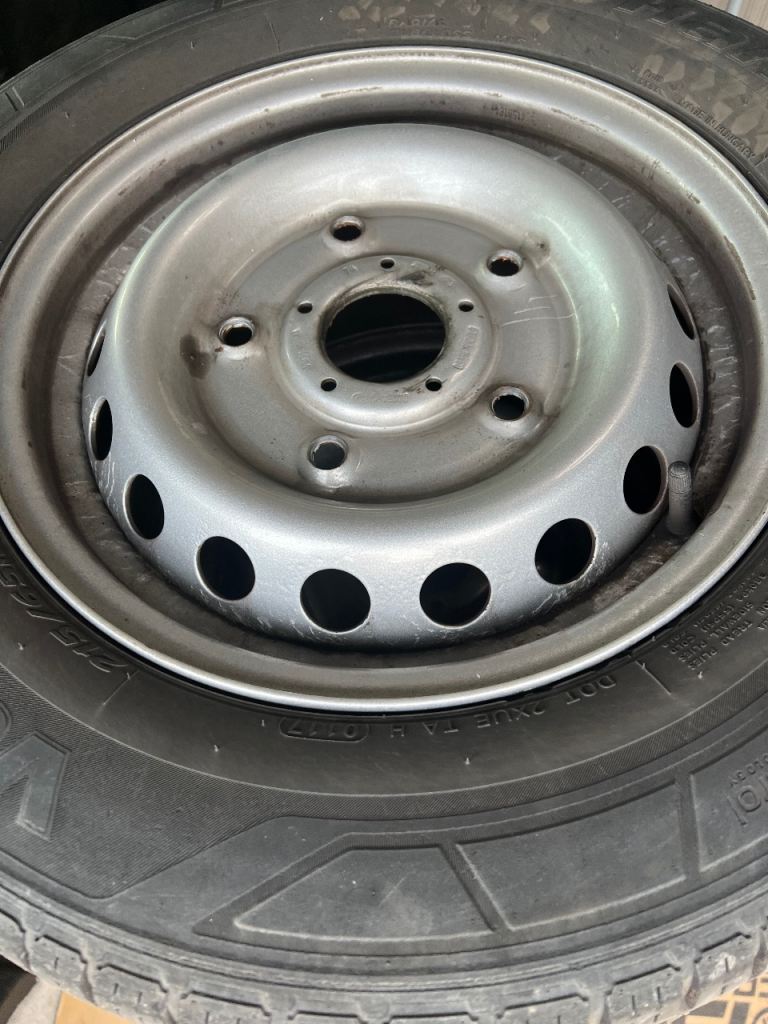 Ford custom wheels @ tyres