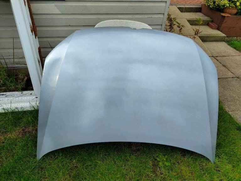VW Polo Mk5 6R bonnet – Reflex silver LA7W