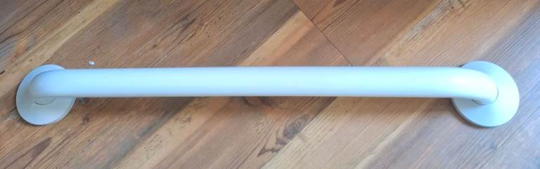 Armitage Shanks 600mm long grab rail