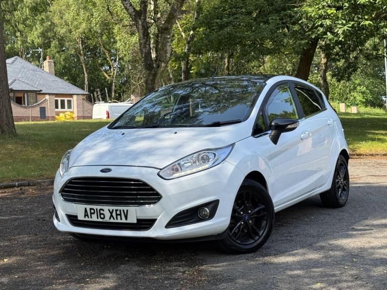 2016 Ford Fiesta 1.25 Zetec White Edition Hatchback 5dr Petrol Manual Euro 6 (82 ps) HATCHBACK Pe...