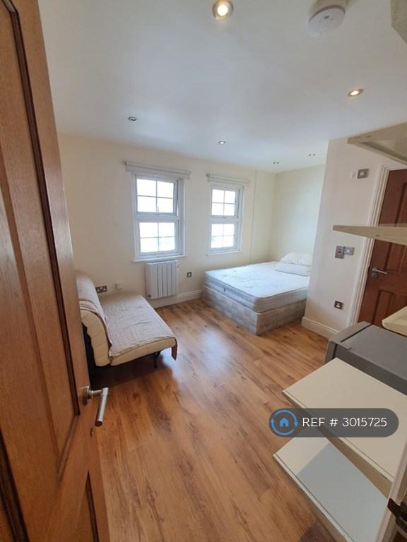 1 bedroom in High Road, London, NW10 (#3015725)
