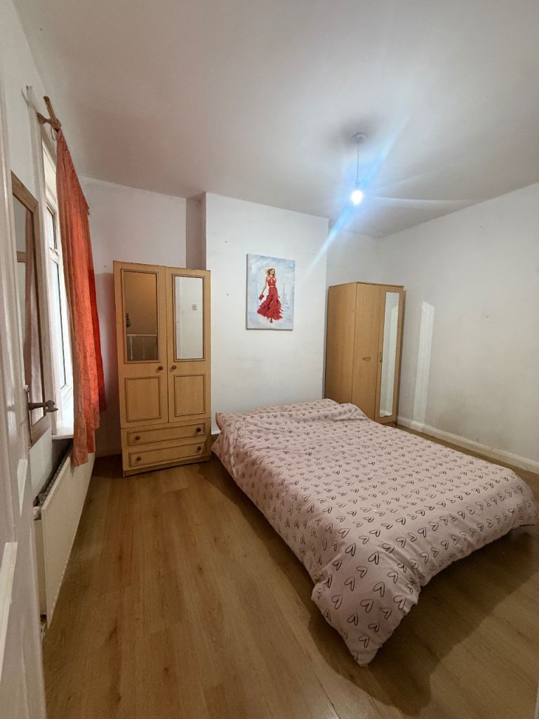 Double Room for rent in Slough 