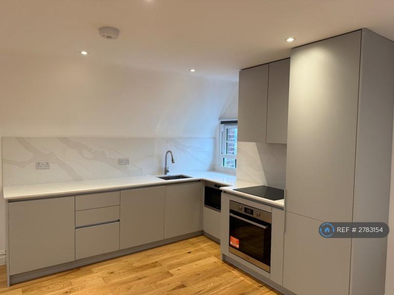 1 bedroom flat in Hollybush St, London, E13 (1 bed) (#2783154)