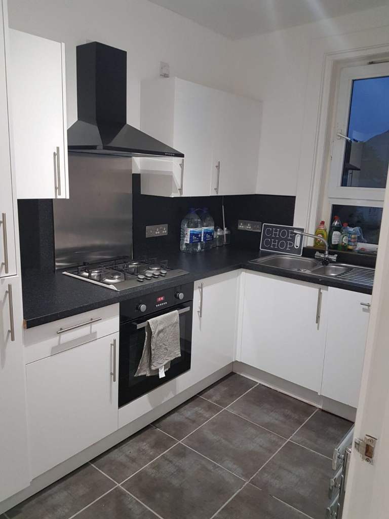 Spacious 2-Bed Flat in Prestonfield | Ideal for Students | Near Edinburgh University | Furnished