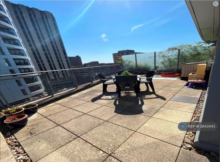 3 bedroom flat in Broadweir, Bristol, BS1 (3 bed) (#2843443)