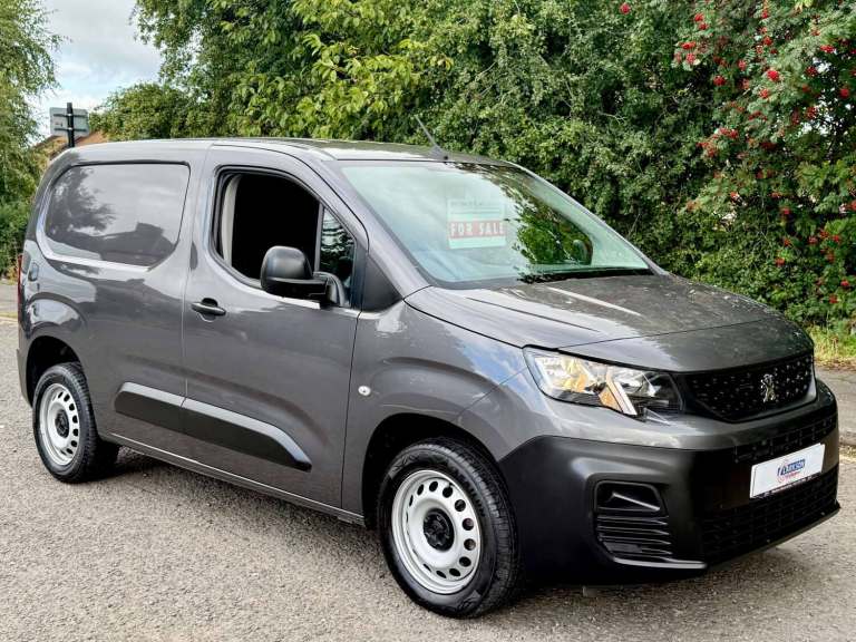 2023 Peugeot Partner 1000 1.5 BlueHDi 100 Professional Premium + Van PANEL VAN DIESEL Manual