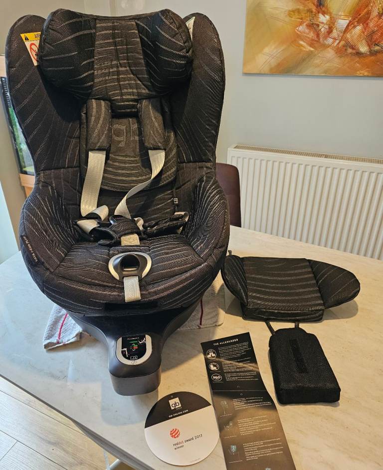  gb Platinum Vaya i-Size 360° Rotating Car Seat with Newborn Insert – Excellent Condition