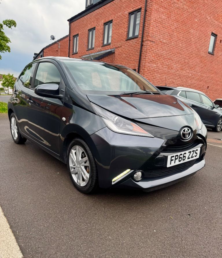 Toyota, AYGO, Hatchback, 2016, Manual, 998 (cc), 5 doors