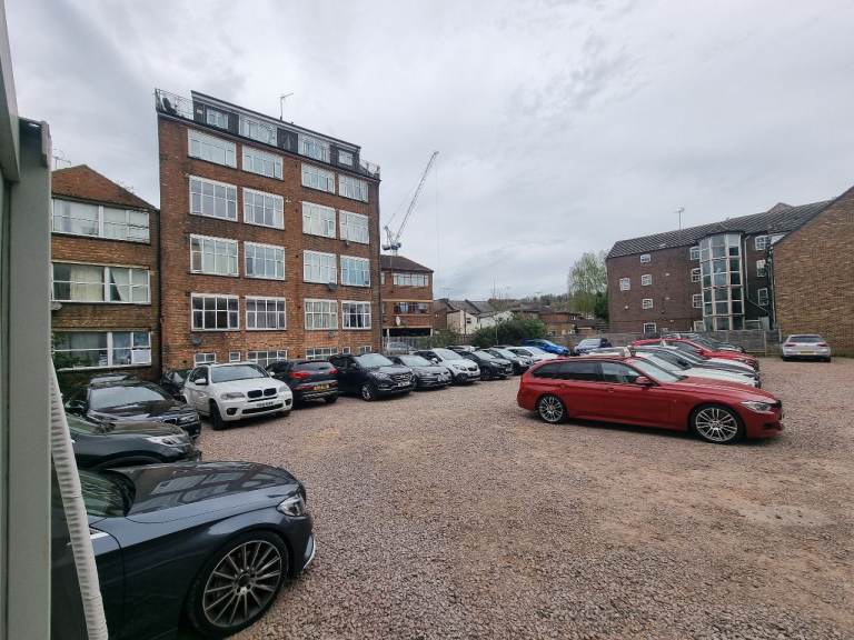 Car sales yard & open storage to let 
