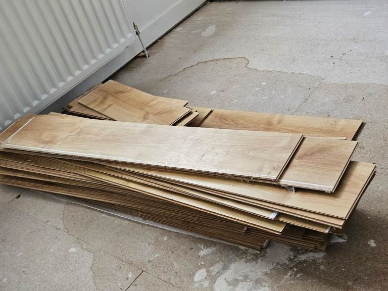 USED Laminate Wood Flooring Boards – Light Oak Effect