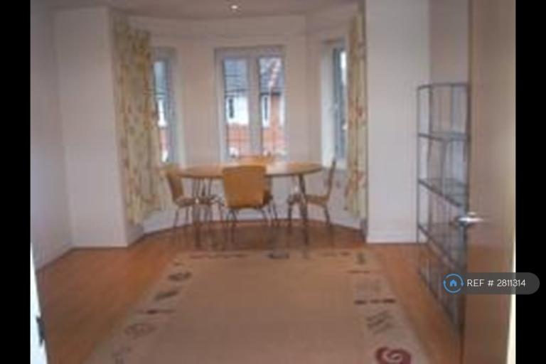 2 bedroom flat in Nell Lane, Chorlton, Manchester, M21 (2 bed) (#2811314)