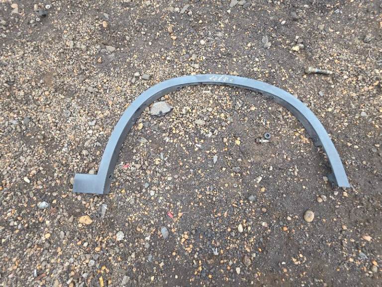 BMW X1 F48 FRONT RIGHT DRIVERS SIDE WHEEL Plastic ARCH TRIM Breaking Parts
