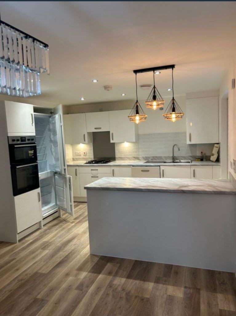4 bedroom house in for rent 