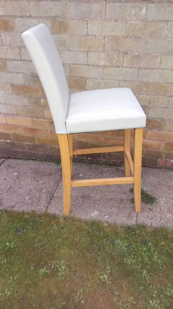 Pair of beige barstools