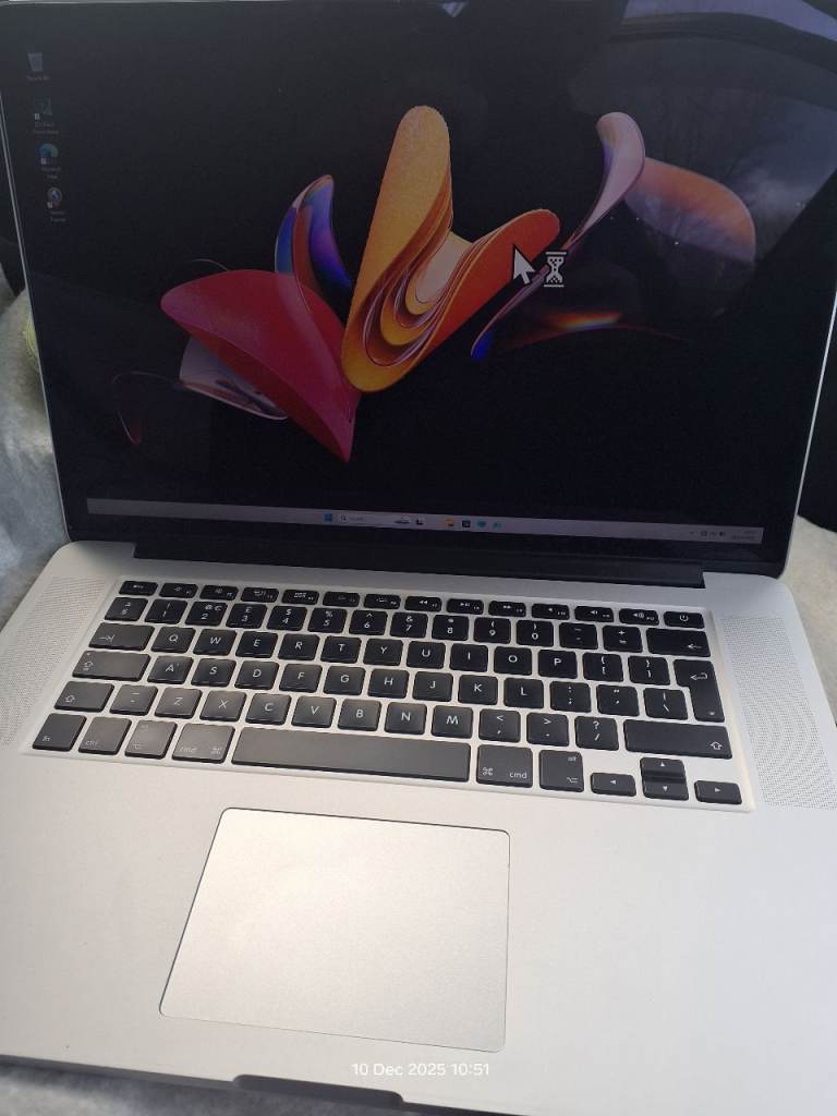 Apple MacBook Pro 15 inch retina (Ventura OSX and Windows 11 installed)