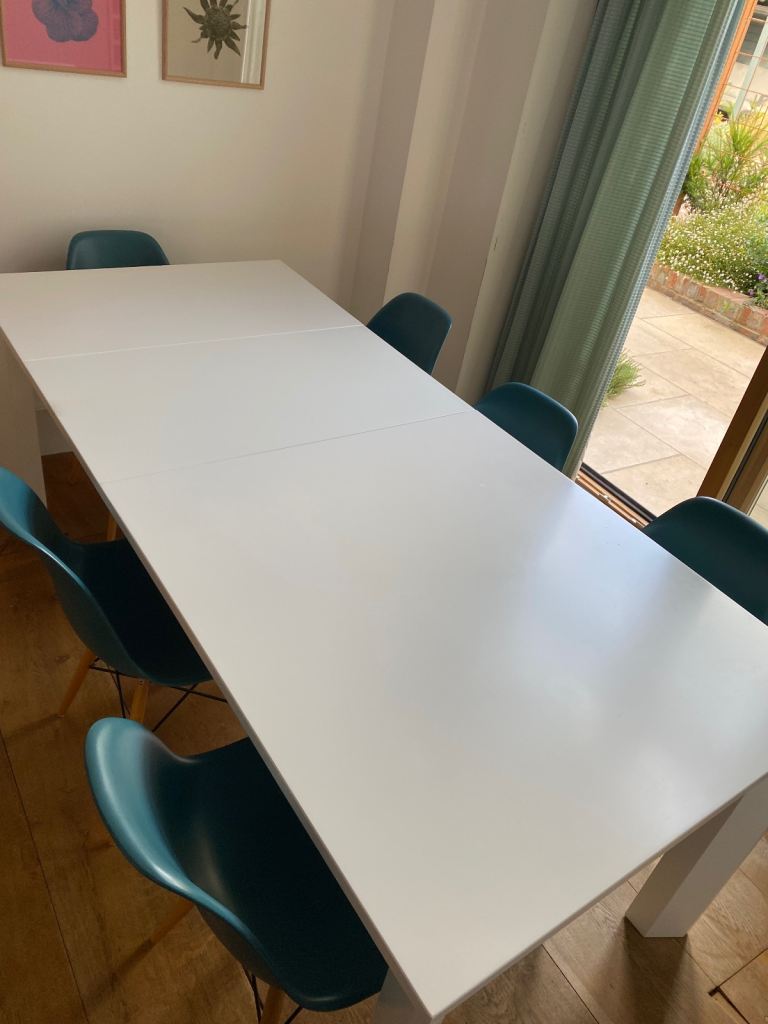 Extending Dining Table - 6 to 8