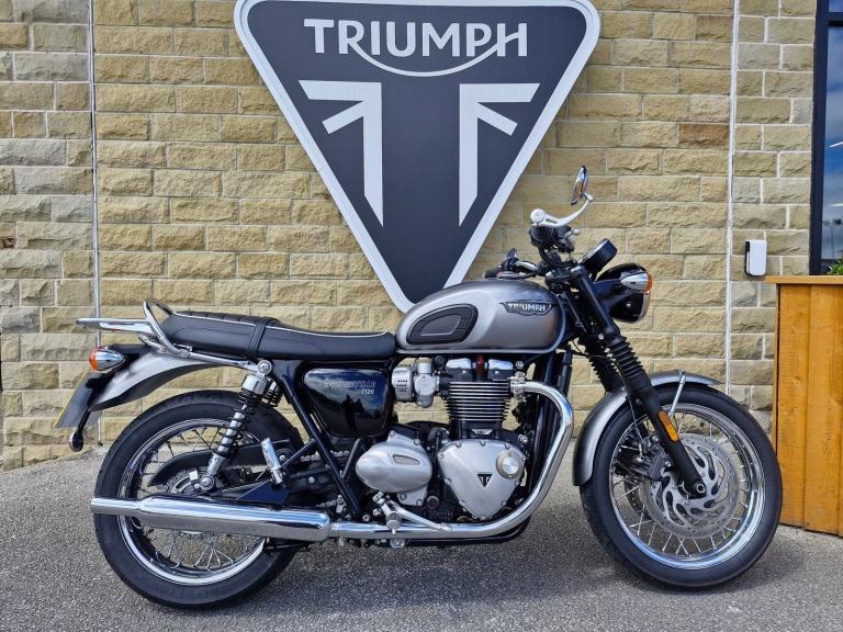 2020 Triumph bonneville T120 - 2 Owners and Low mileage - Heated grips
