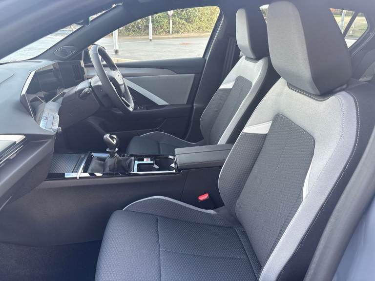 2025 Vauxhall Astra 1.2 Turbo 130 Griffin 5dr Hatchback Manual