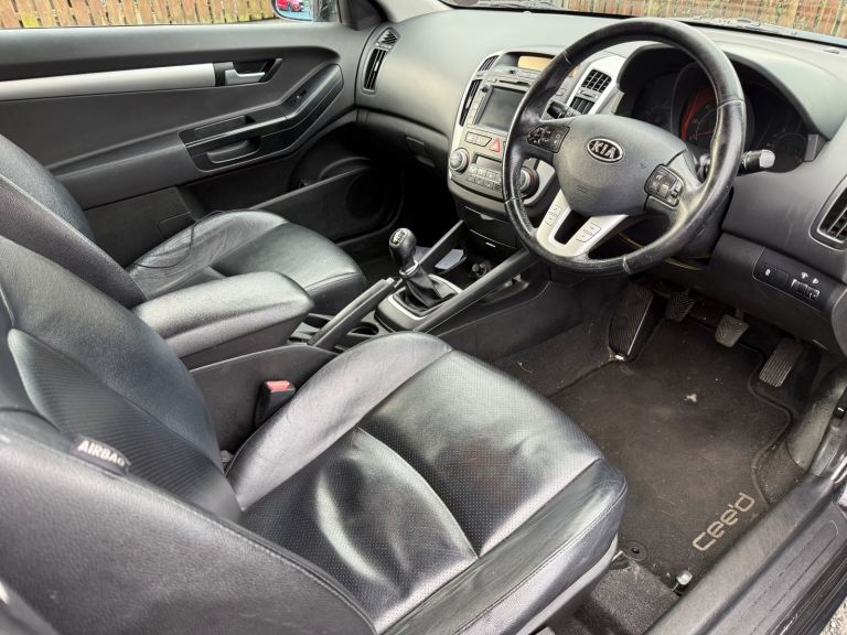 Kia, PRO CEED, Hatchback, 2013, Manual, 1582 (cc), 3 doors