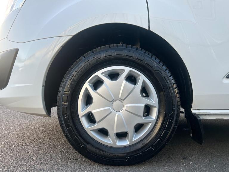 2017 Ford Transit Custom 310 TREND LR P/V 1 OWNER FROM NEW AIR CON REAR CAMERA Panel Van Diesel M...