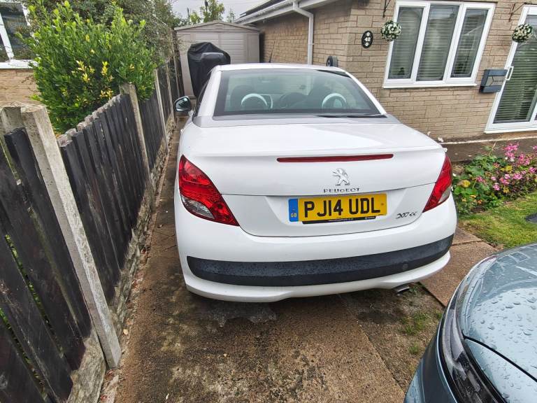 Peugeot, 207, Convertible, 2014, Manual, 1598 (cc), 2 doors