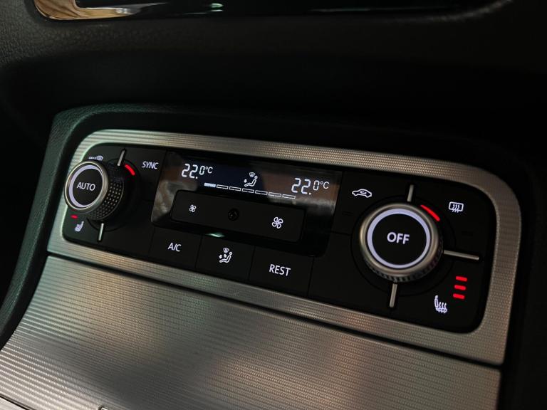 2017 Volkswagen Touareg 3.0 TDI V6 BlueMotion Tech R-Line Tiptronic 4WD Euro 6 (s/s) 5dr ESTATE D...