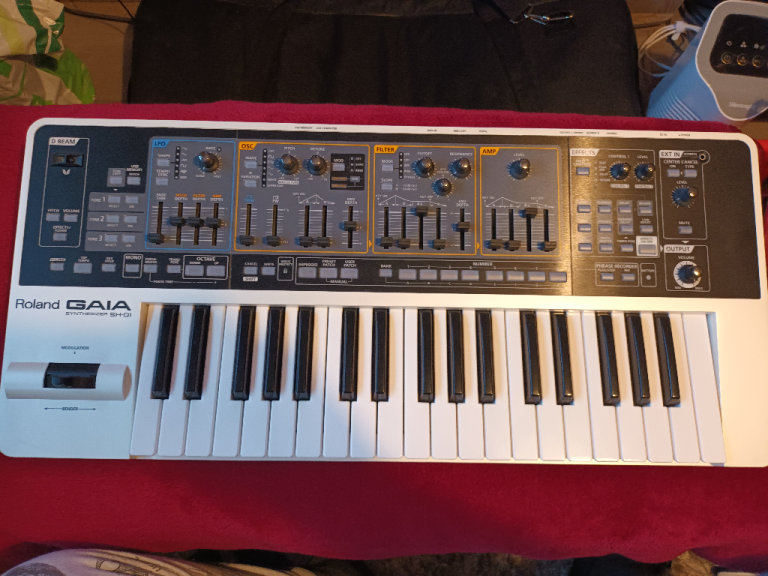 Roland Gaia Synthesizer + Carry Case