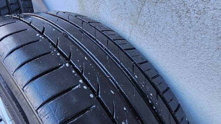 Bmw 17 inch wheels and tires 