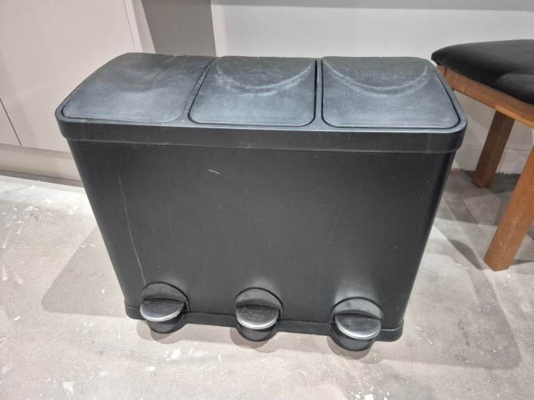 Black Triple Compartment Pedal Bin – Good Condition