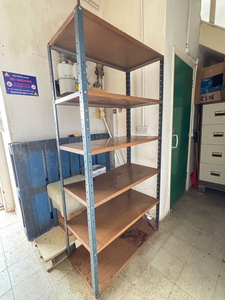 Industrial Style Metal Shelving Unit with 5 metal Shelves