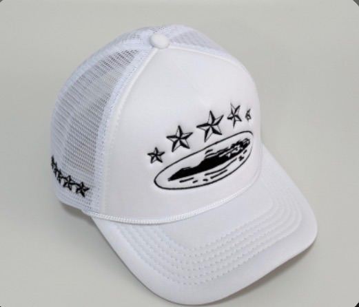 White Mesh Trucker Cap with Star Design – New