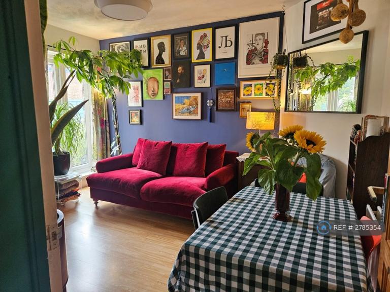 2 bedroom flat in Selby Road, London, SE20 (2 bed) (#2785354)