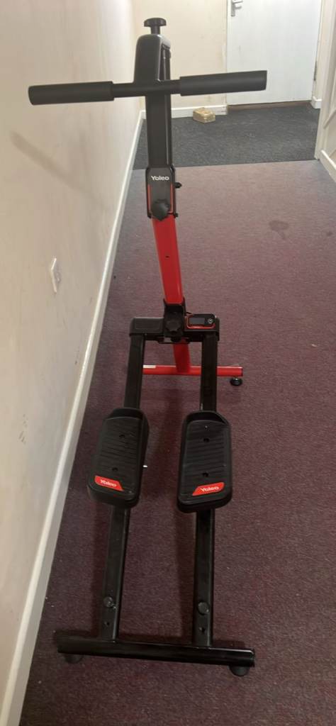 Compact Cross Trainer Stepper – Red and Black, Excellent Condition 