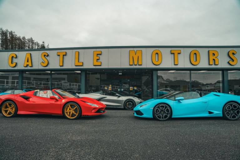 2020 70 RANGE ROVER 3.0 SD V6 VOGUE SE Diesel Auto with only 38,000 miles