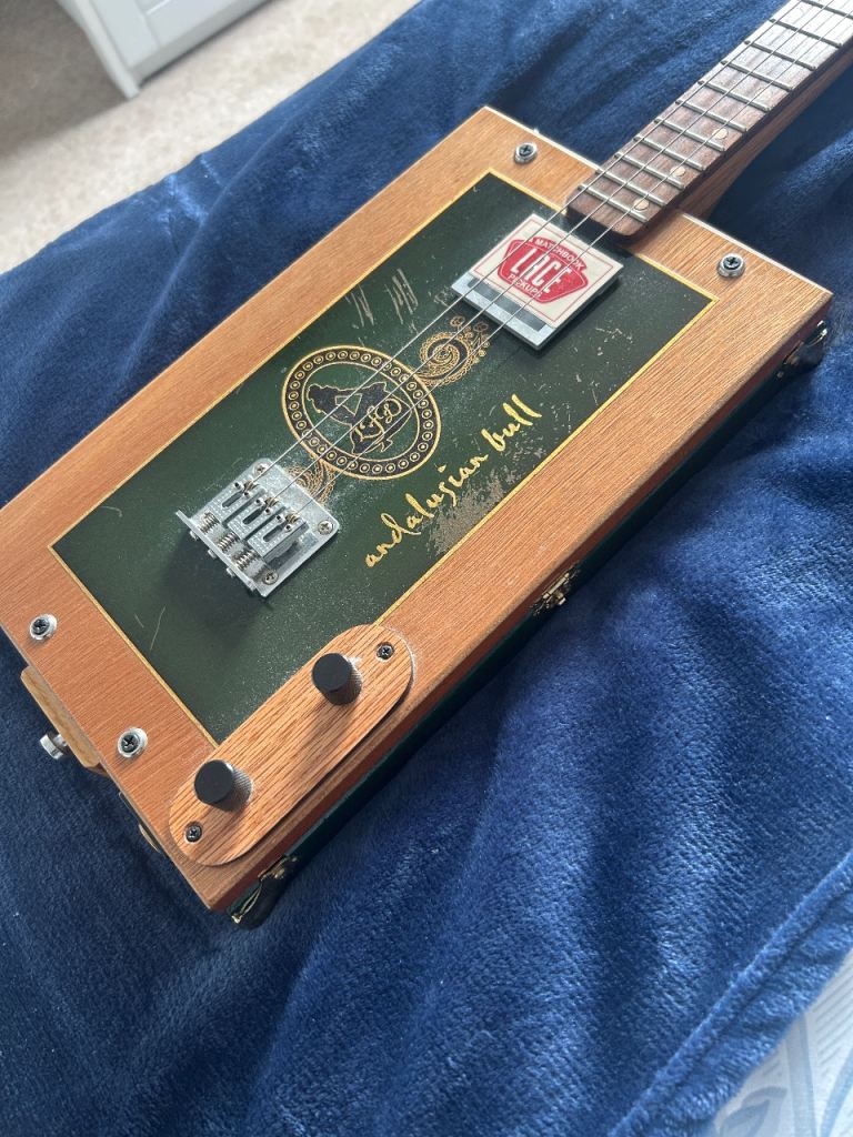 Cigar Box Guitar 