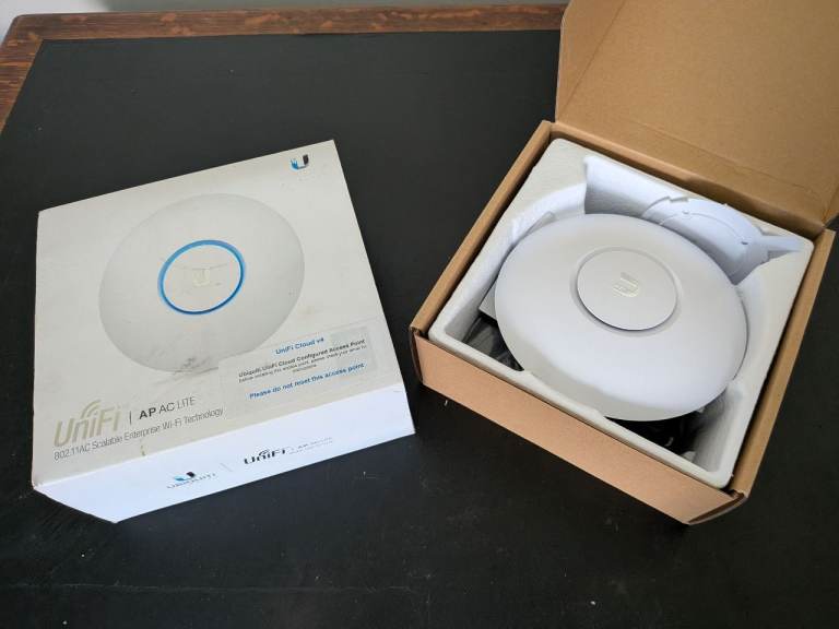 Ubiquiti UniFi AP AC Lite UAP-AC-LITE WiFi Access Point - Like New / Open Box - Full Kit