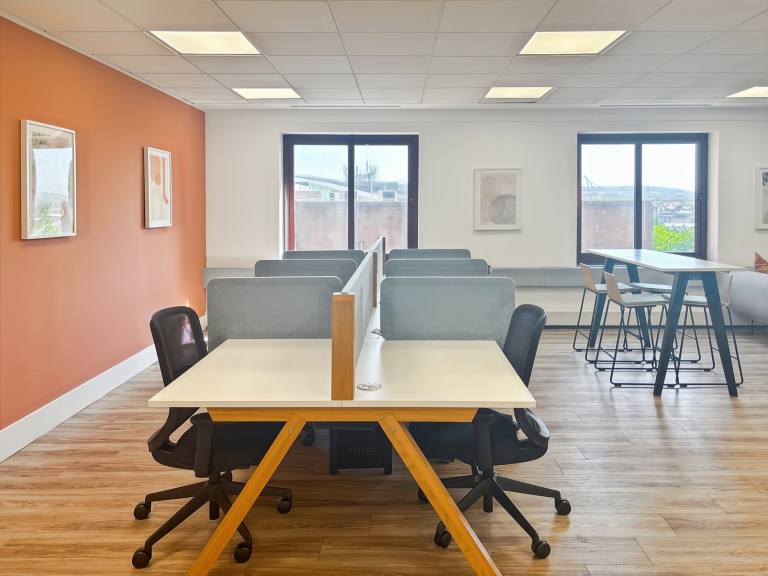 Bristol - BS1 4DJ \ Shared Office Space with Flexible Terms