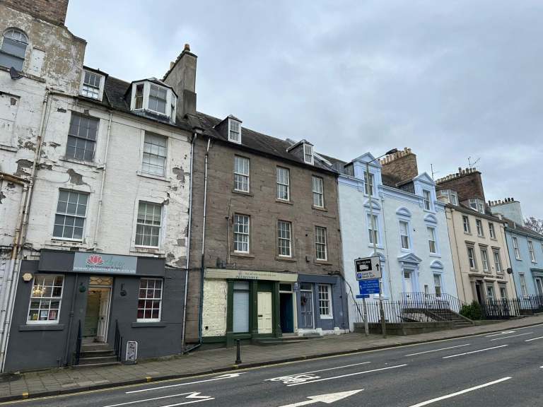 3 bedroom flat in 7b, Charlotte Street, Perth, PH1 5LW