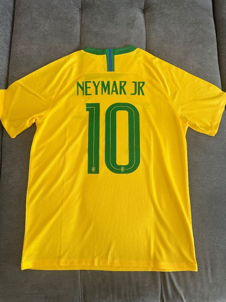 Neymar jr brazil 10 football jersey size XL nike T-Shirt 2018 world cup retro