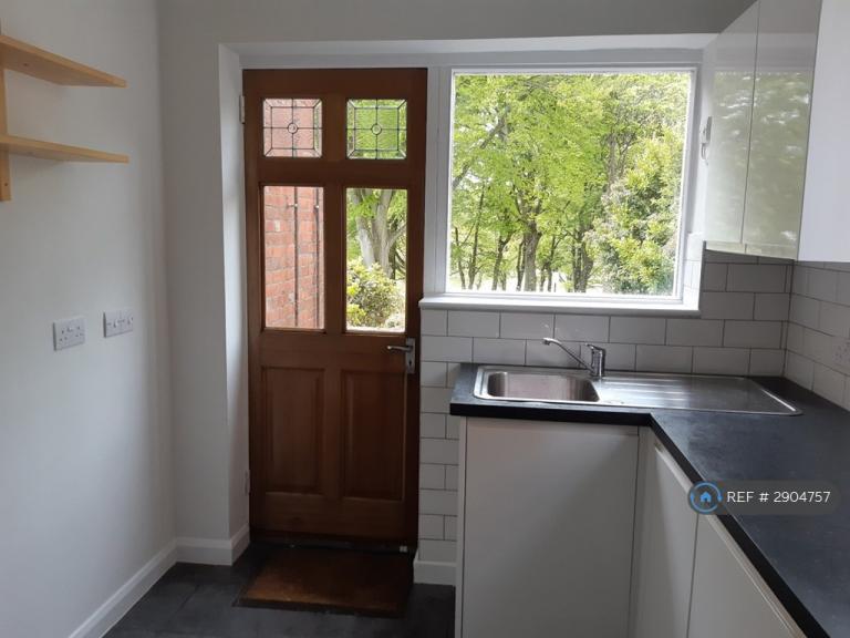 2 bedroom flat in Preston Park Avenue, Brighton, BN1 (2 bed) (#2904757)