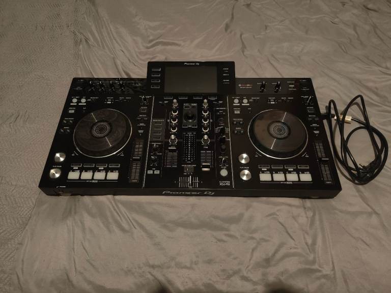 Pioneer XDJ-RX + Deck Saver Dust Cover