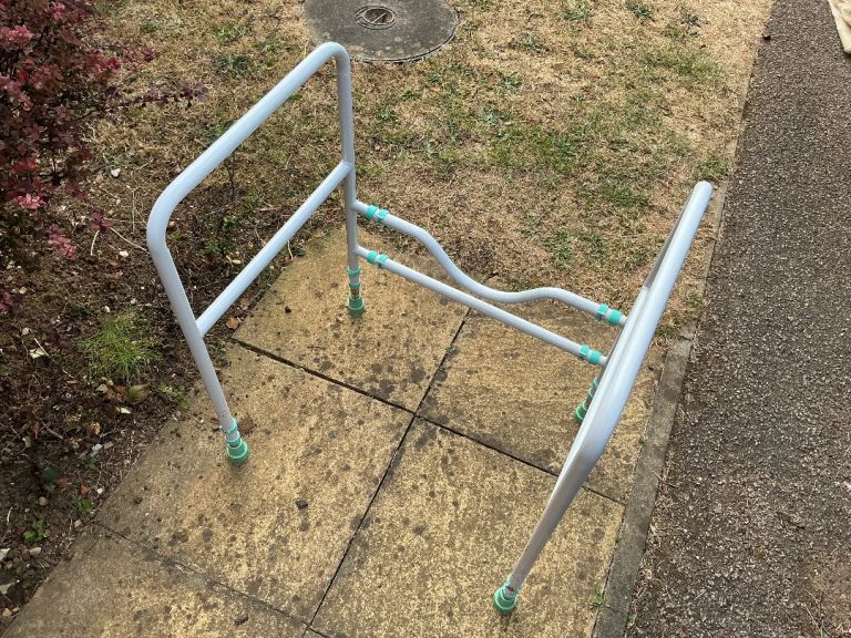 Toilet Grab Rail / Support Frame – Good Condition