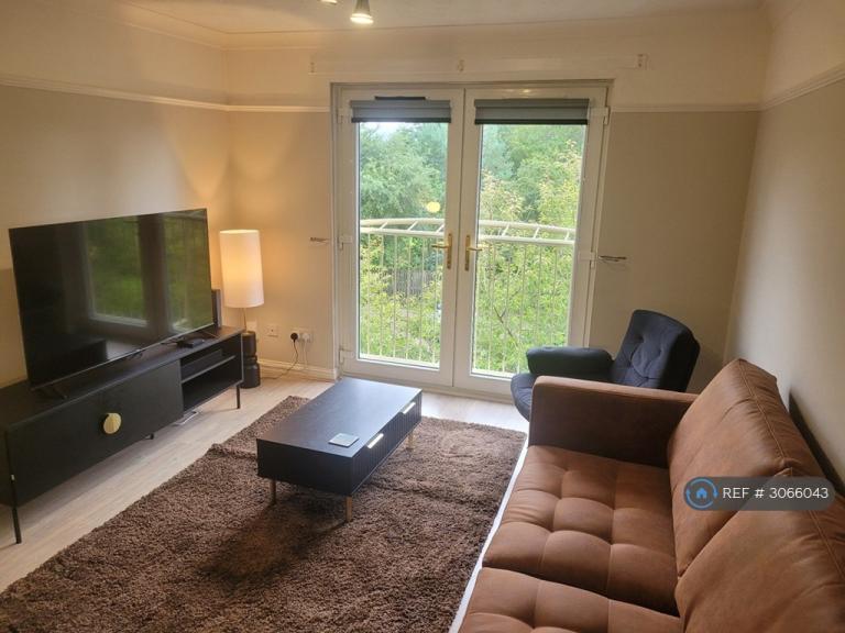 2 bedroom flat in Stenhousemuir, Larbert, FK5 (2 bed) (#3066043)