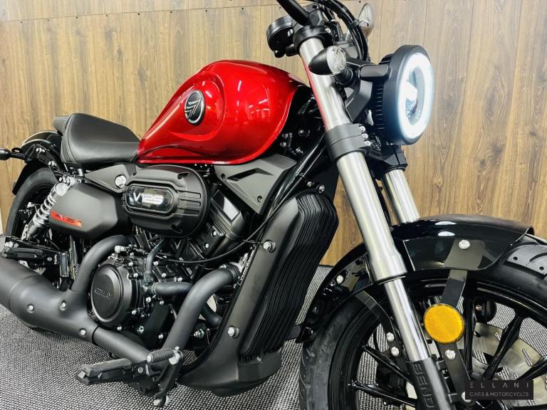 2025 Keeway RKV 125 C 125 Custom Cruiser Petrol Manual Euro 5 (12 ps) Custom Cruiser Petrol Manual