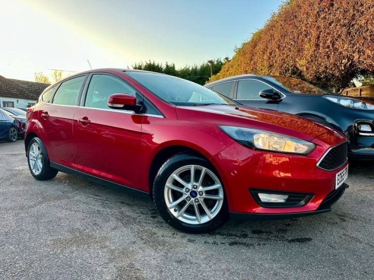 2015 Ford Focus 1.0T ECOBOOST ZETEC 5dr EURO 6 (s/s) (125 ps) NEW WET BELT AND SERVICE Hatchback ...