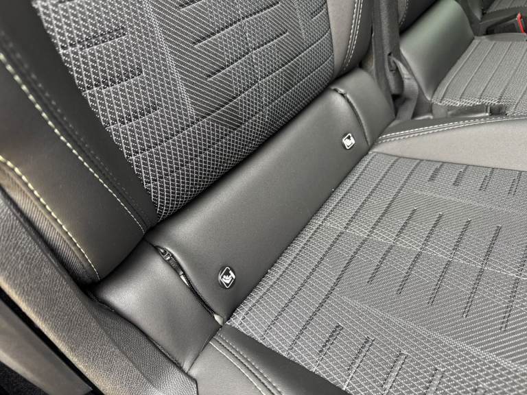 2025 Peugeot 5008 1.2 Hybrid 136 GT 5dr e-DSC6 HATCHBACK PETROL Automatic